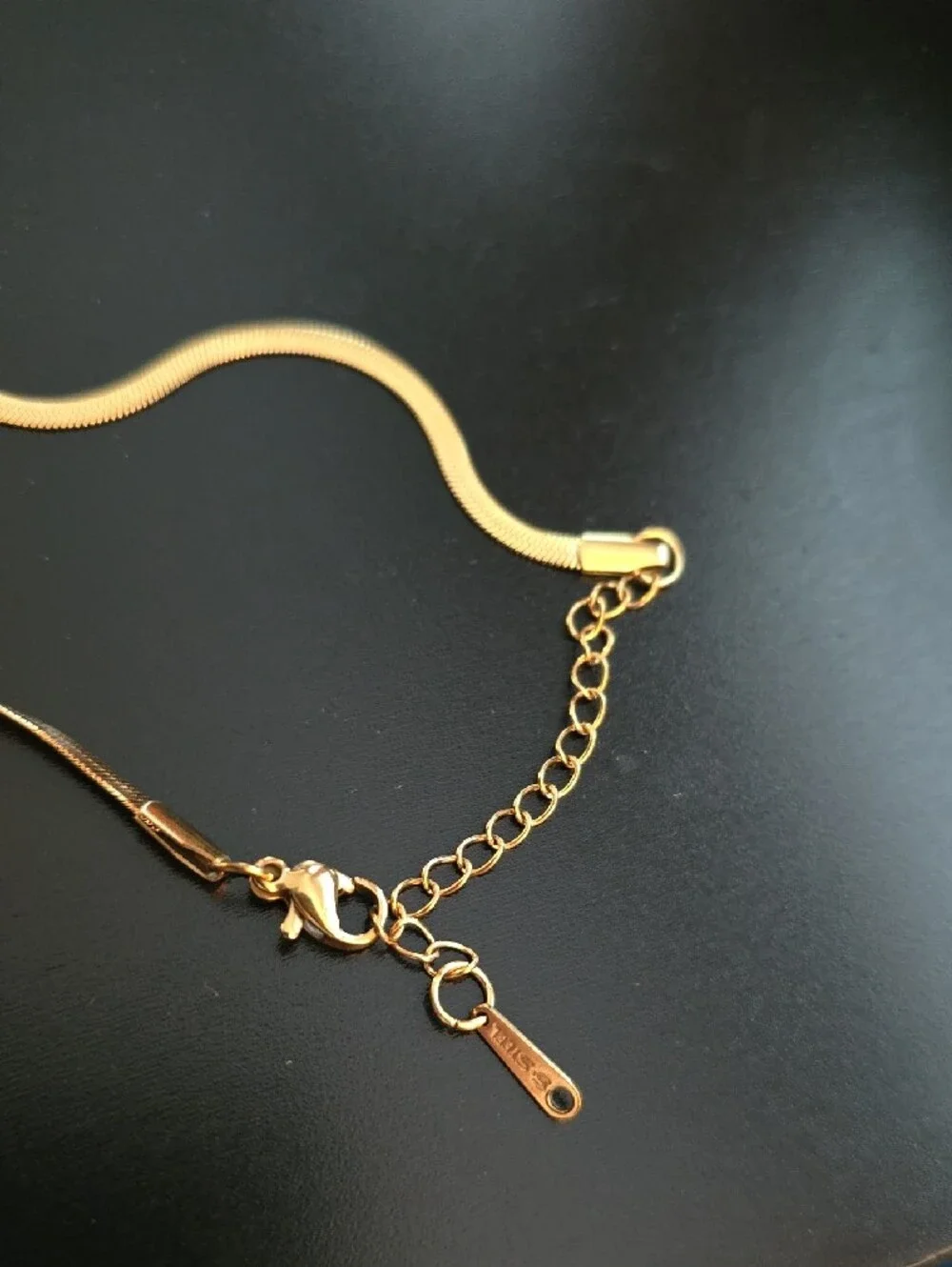 N/A elegant gold